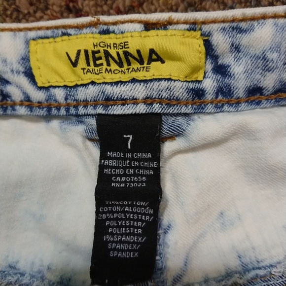 Light Blue Short Size US 7 - Picture 3 of 3